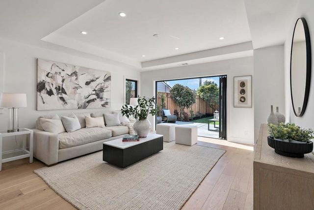 2090 Potomac Way, San Mateo, CA 94403