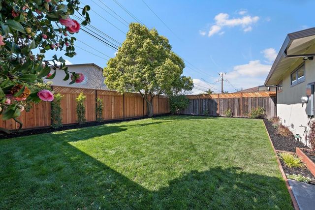 2090 Potomac Way, San Mateo, CA 94403