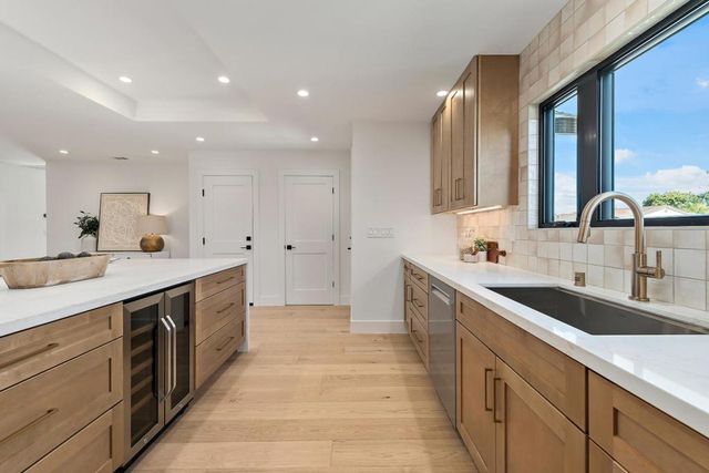 2090 Potomac Way, San Mateo, CA 94403