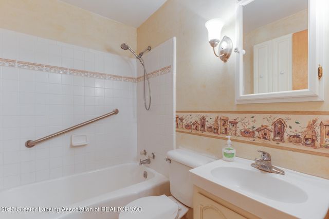 3907 Glenwood Avenue, Lansing, MI 48910