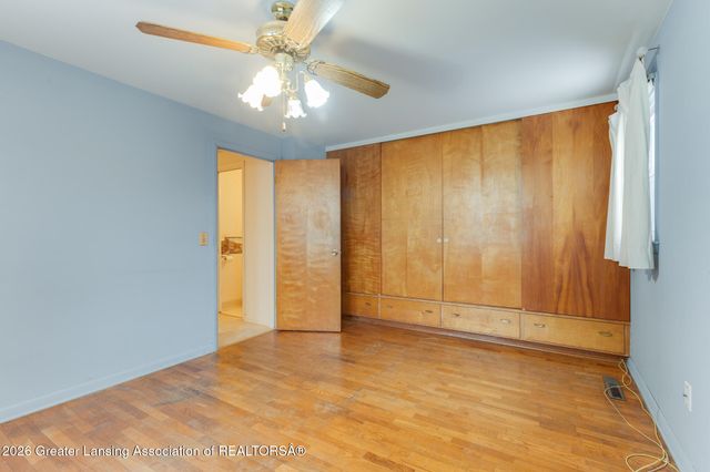 3907 Glenwood Avenue, Lansing, MI 48910