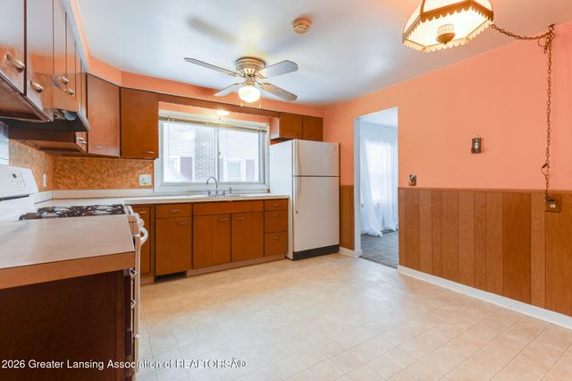 3907 Glenwood Avenue, Lansing, MI 48910