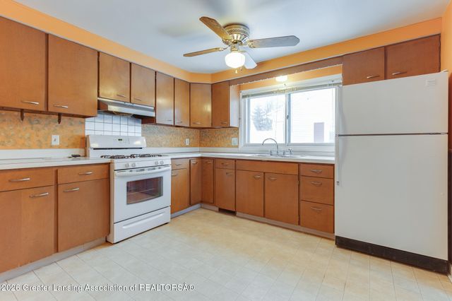 3907 Glenwood Avenue, Lansing, MI 48910