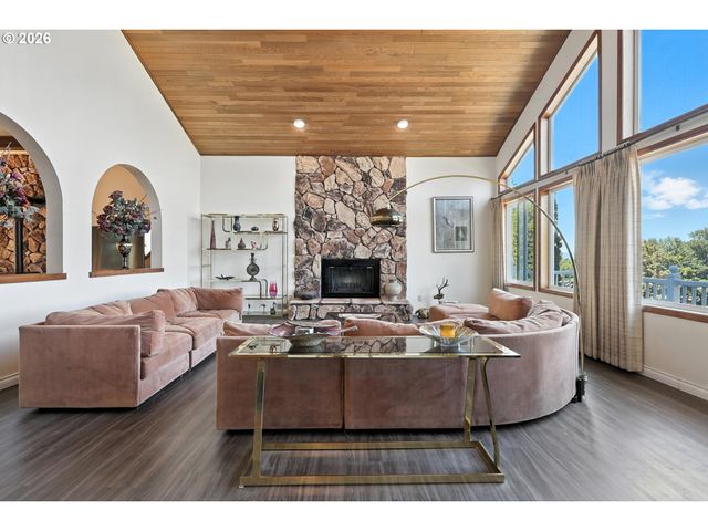 9838 Se CLATSOP St, Portland, OR 97266