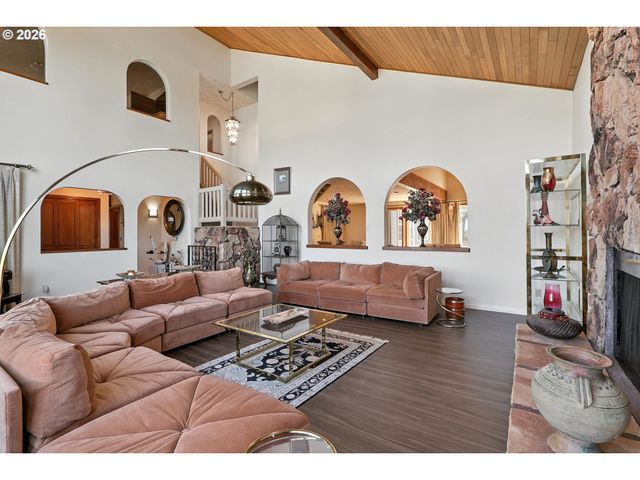 9838 Se CLATSOP St, Portland, OR 97266