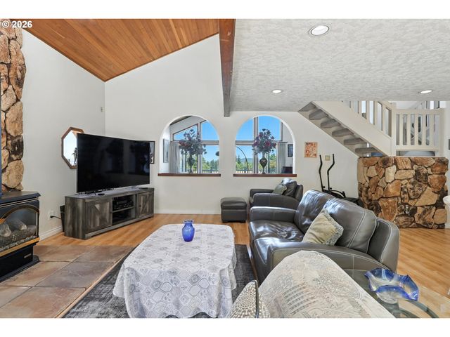 9838 Se CLATSOP St, Portland, OR 97266