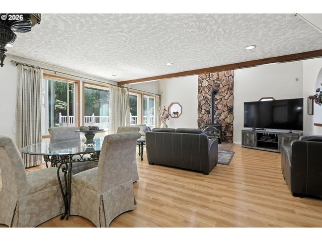 9838 Se CLATSOP St, Portland, OR 97266