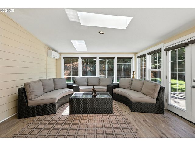 9838 Se CLATSOP St, Portland, OR 97266