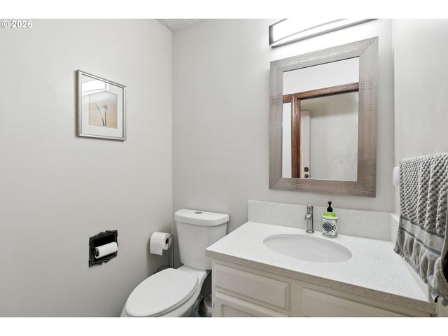 9838 Se CLATSOP St, Portland, OR 97266