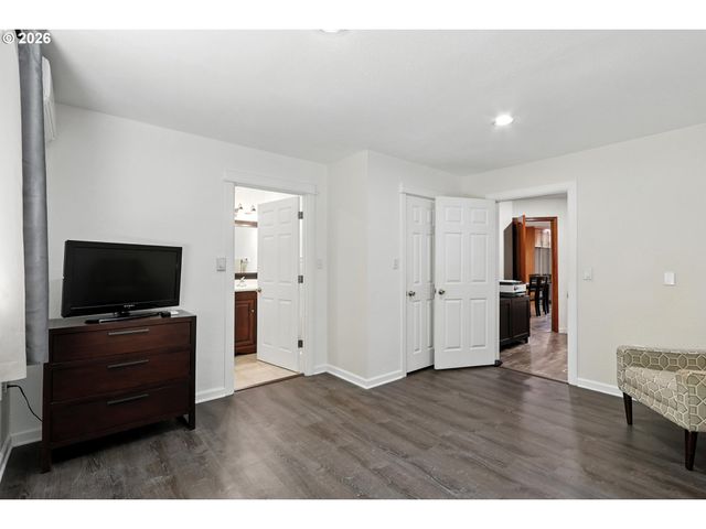 9838 Se CLATSOP St, Portland, OR 97266