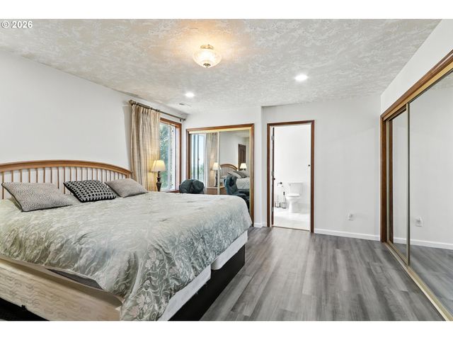 9838 Se CLATSOP St, Portland, OR 97266