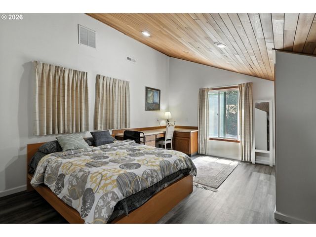 9838 Se CLATSOP St, Portland, OR 97266