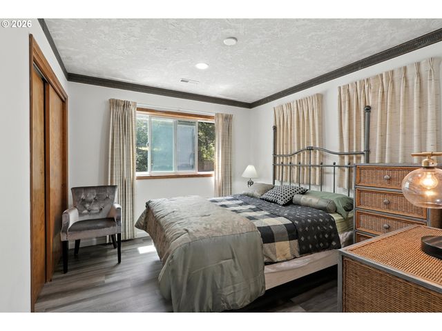 9838 Se CLATSOP St, Portland, OR 97266