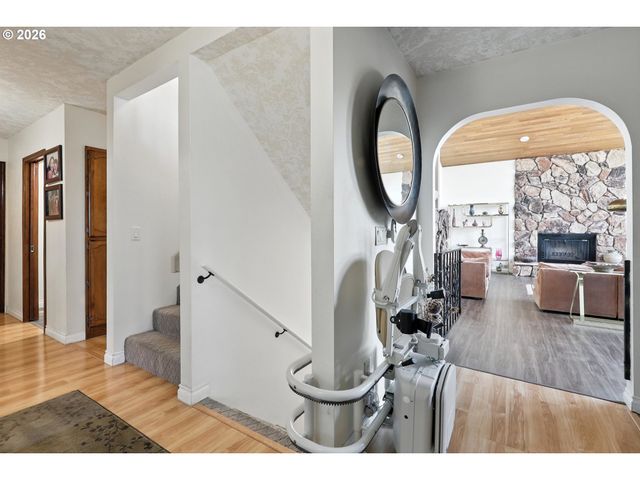 9838 Se CLATSOP St, Portland, OR 97266