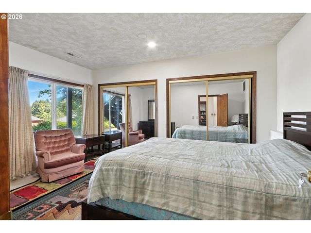 9838 Se CLATSOP St, Portland, OR 97266