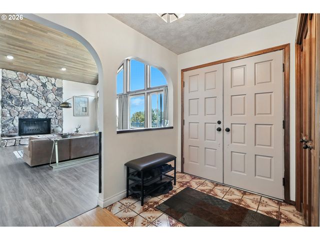 9838 Se CLATSOP St, Portland, OR 97266