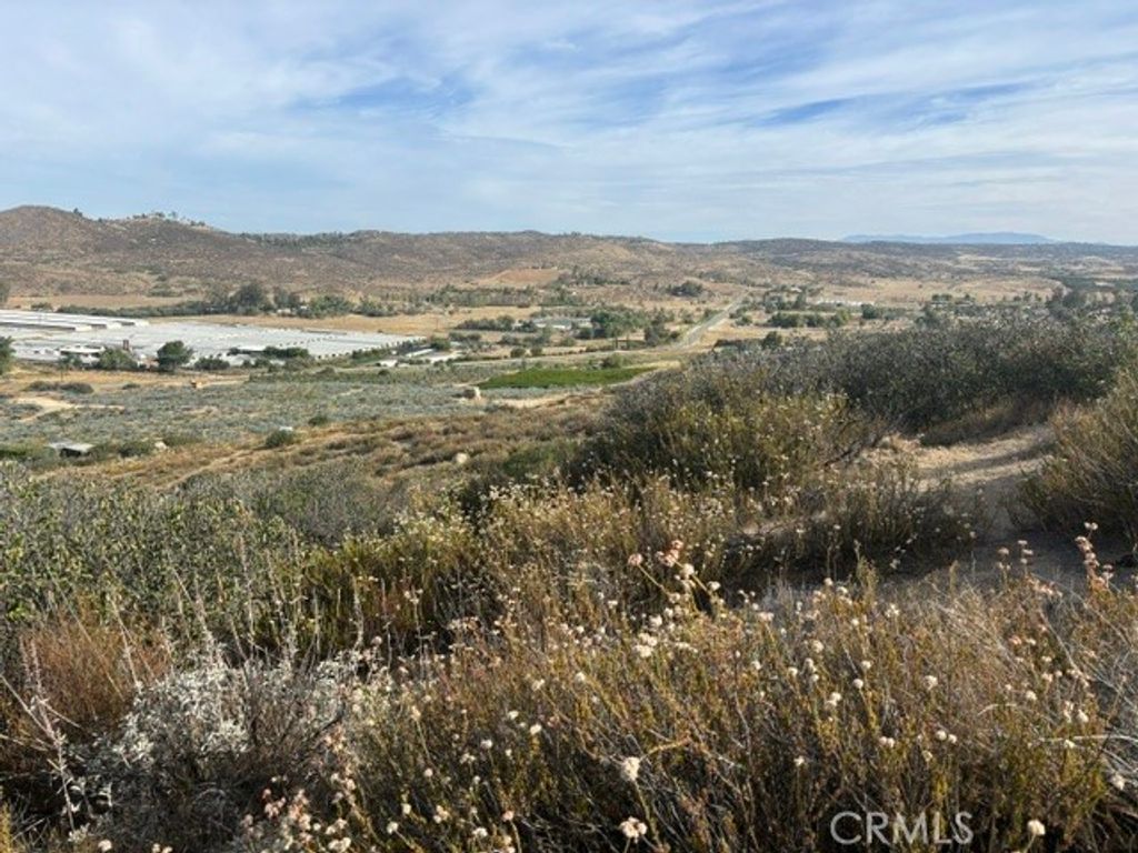Image 1 of property listing at 17 Ginter Road, Hemet, CA 92544