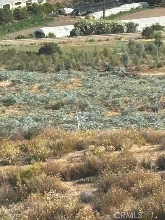 Image 4 of property listing at 17 Ginter Road, Hemet, CA 92544