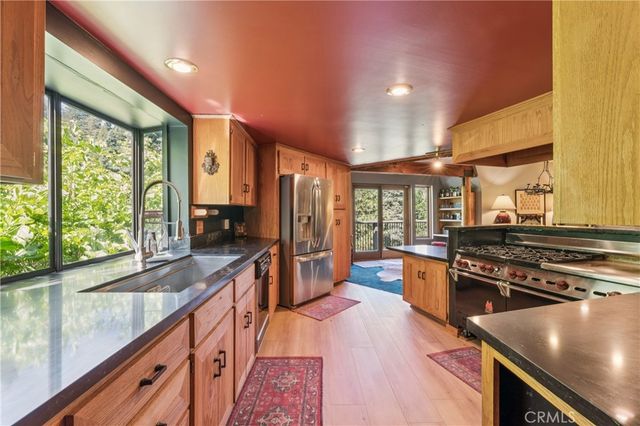 781 Lake, Lake Arrowhead, CA 92352