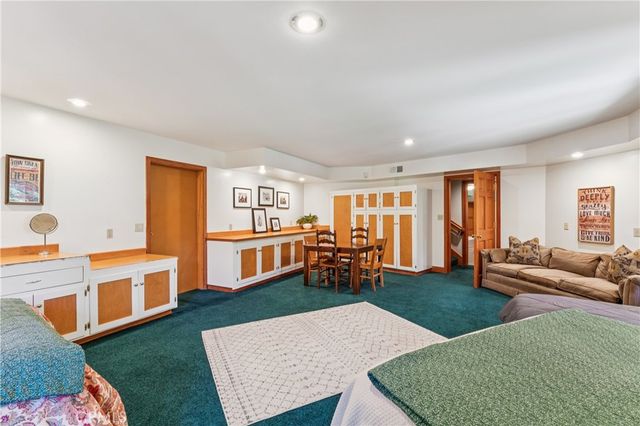 781 Lake, Lake Arrowhead, CA 92352