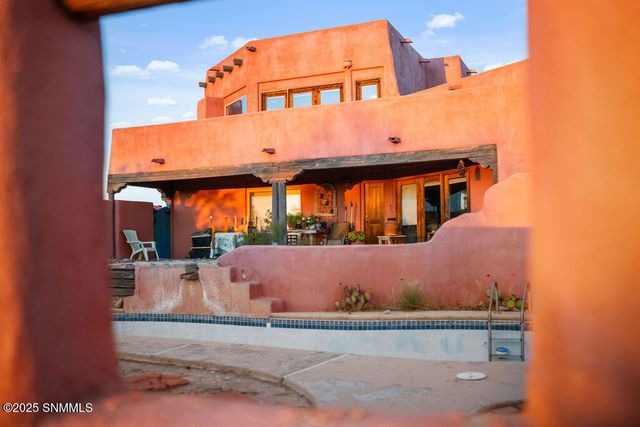 4445 Echo Canyon Road, Las Cruces, NM 88011