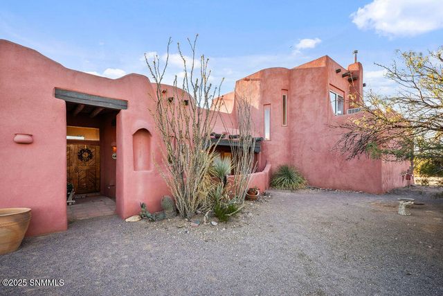 4445 Echo Canyon Road, Las Cruces, NM 88011