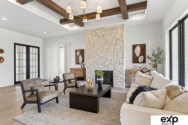 19905 V Street, Omaha, NE 68135