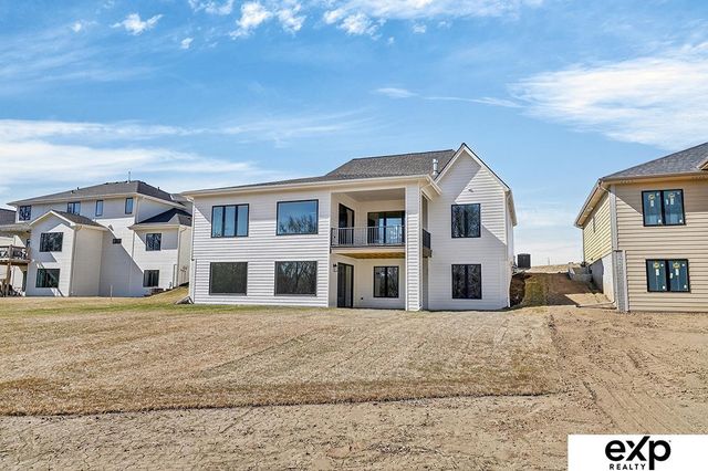 19905 V Street, Omaha, NE 68135