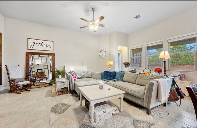 3602 High Cloud Dr, New Braunfels, TX 78130