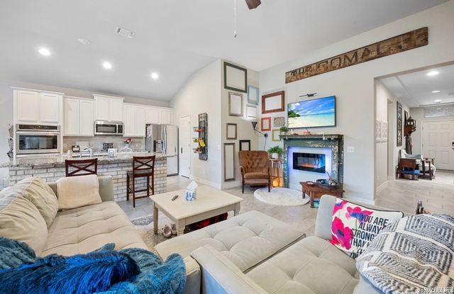 3602 High Cloud Dr, New Braunfels, TX 78130
