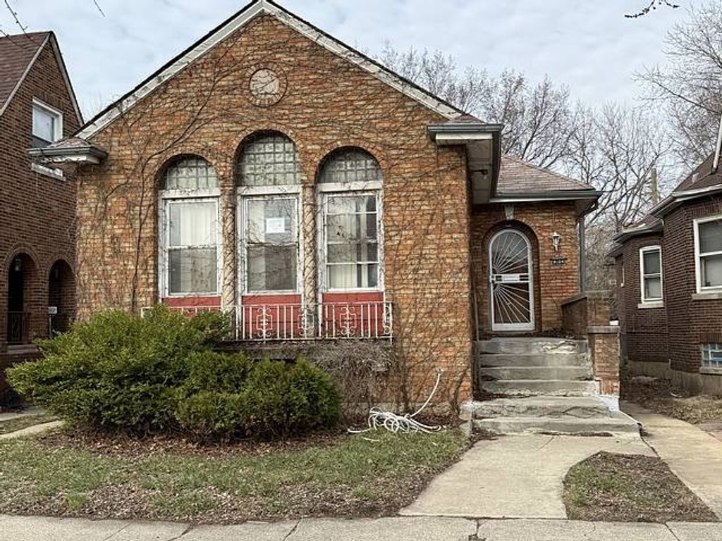 8104 S Euclid Avenue, Chicago, IL 60617