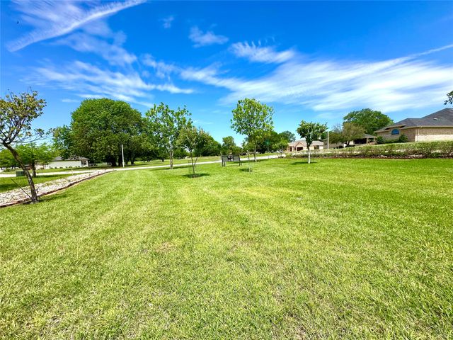 102 Palmer Dr., Comanche, TX 76442