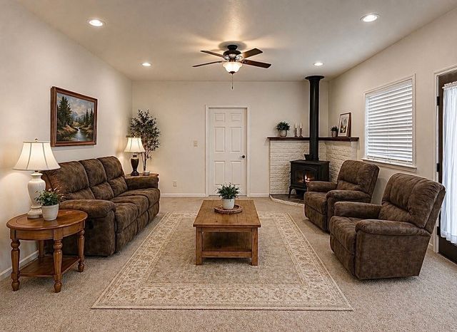 102 Palmer Dr., Comanche, TX 76442