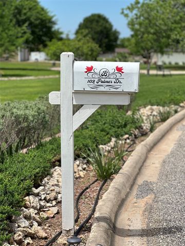 102 Palmer Dr., Comanche, TX 76442