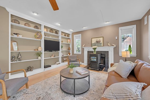 93 Haggerty Rd, Charlton, MA 01507
