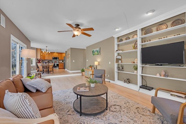 93 Haggerty Rd, Charlton, MA 01507