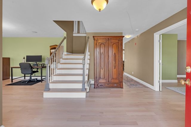 93 Haggerty Rd, Charlton, MA 01507