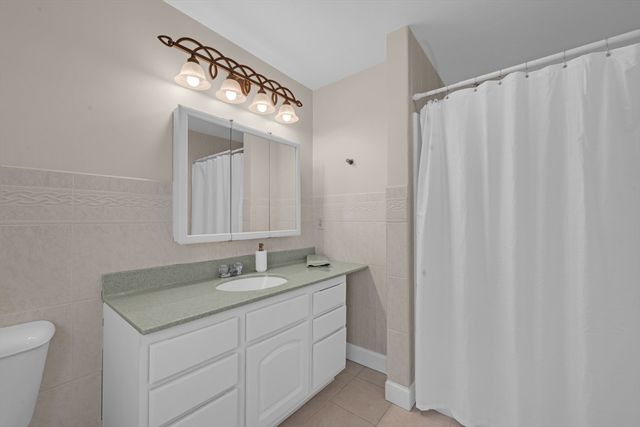 93 Haggerty Rd, Charlton, MA 01507
