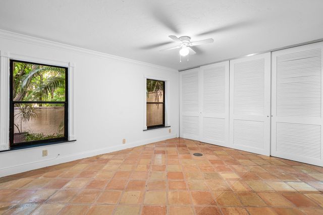 16 Via Lago, Boynton Beach, FL 33435