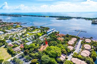 16 Via Lago, Boynton Beach, FL 33435