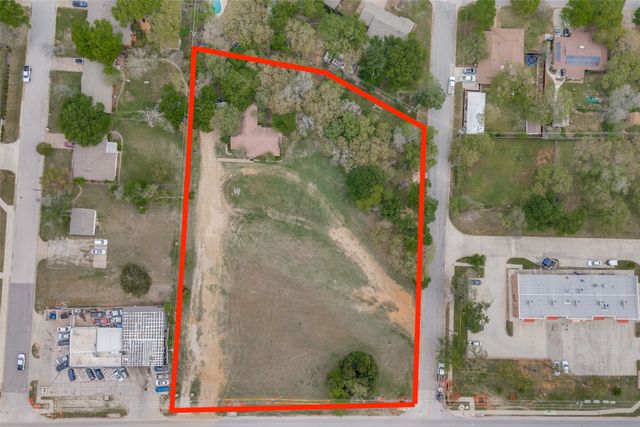 1228 W Hurst Boulevard, Hurst, TX 76053