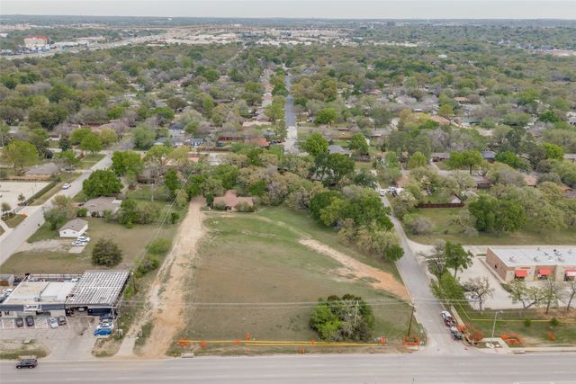 1228 W Hurst Boulevard, Hurst, TX 76053