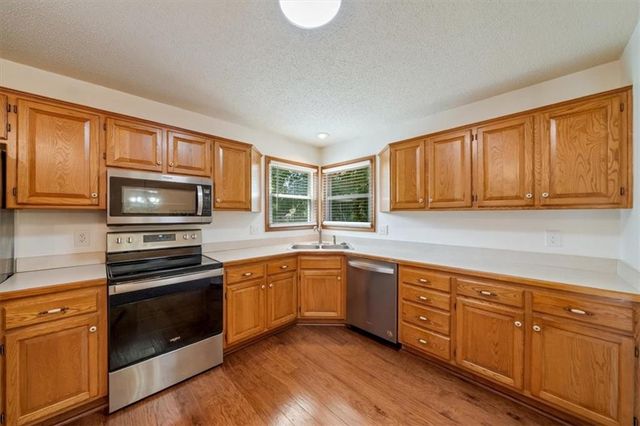 6144 W 157th Terrace, Overland Park, KS 66223