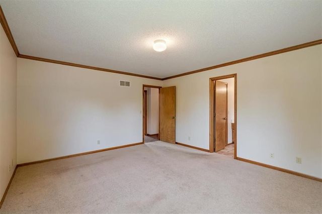 6144 W 157th Terrace, Overland Park, KS 66223