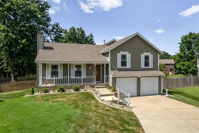 6144 W 157th Terrace, Overland Park, KS 66223