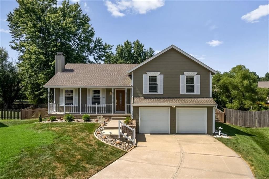 6144 W 157th Terrace, Overland Park, KS 66223