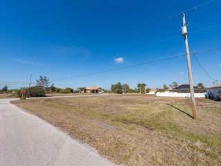 2857 NW 5th Terrace, Cape Coral, FL 33993