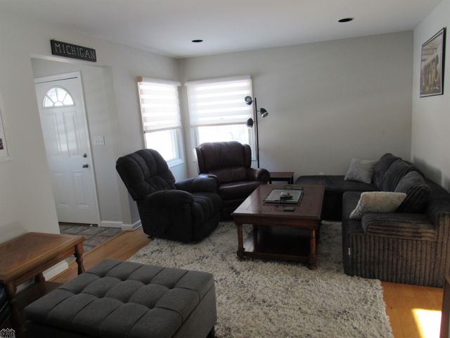 523 Ward Street, Marine City, MI 48039