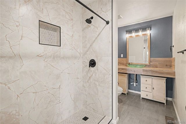8090 S Kittredge Court, Englewood, CO 80112