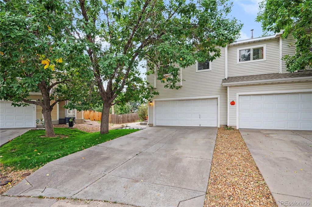 8090 S Kittredge Court, Englewood, CO 80112